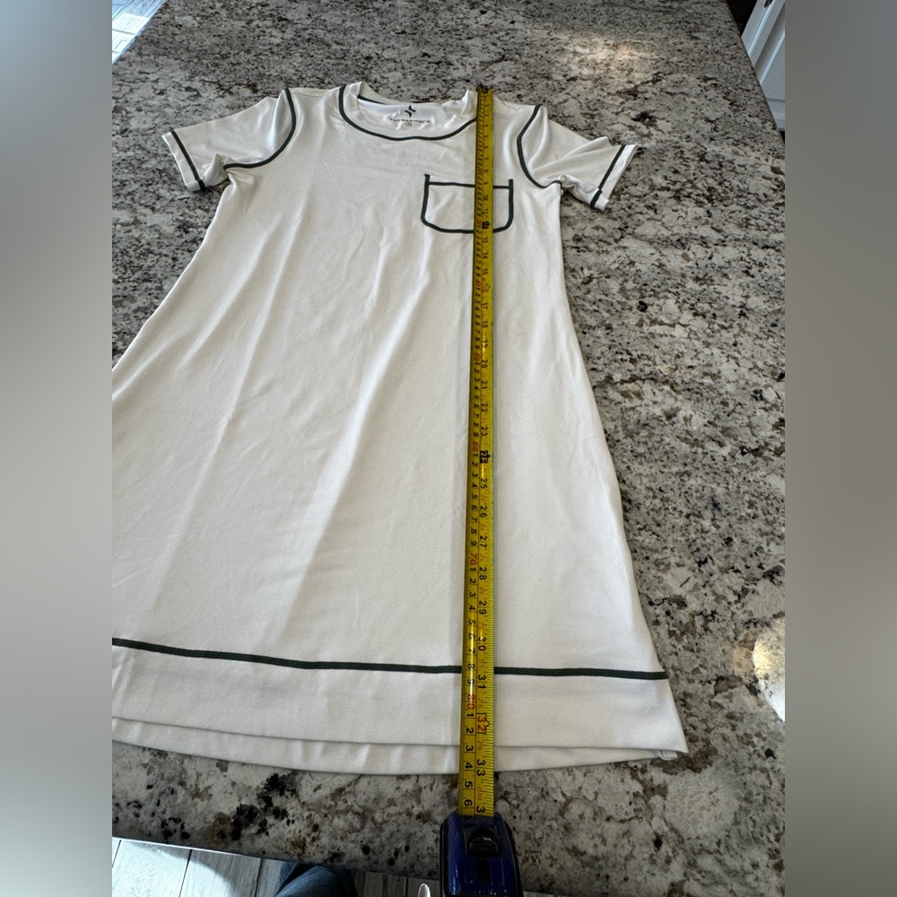Tuckernuck White‎ Mini Dress with Green Accents - Picture 5 of 10